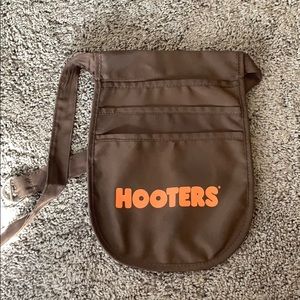 Hooters pouch
